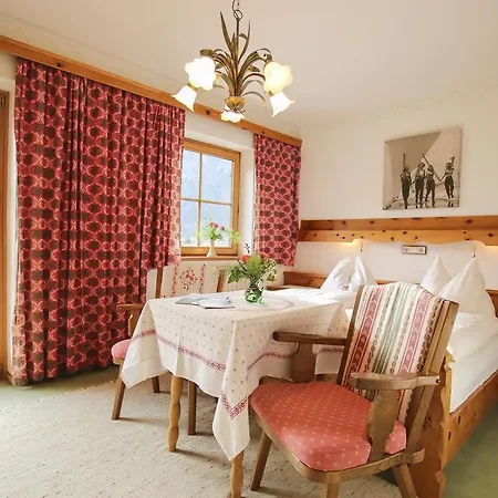 בית הארחה Haus Hohenwarter *