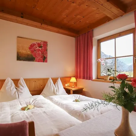 Haus Hohenwarter Guest house Lofer