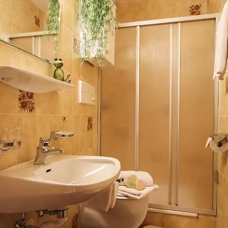 בית הארחה Haus Hohenwarter *